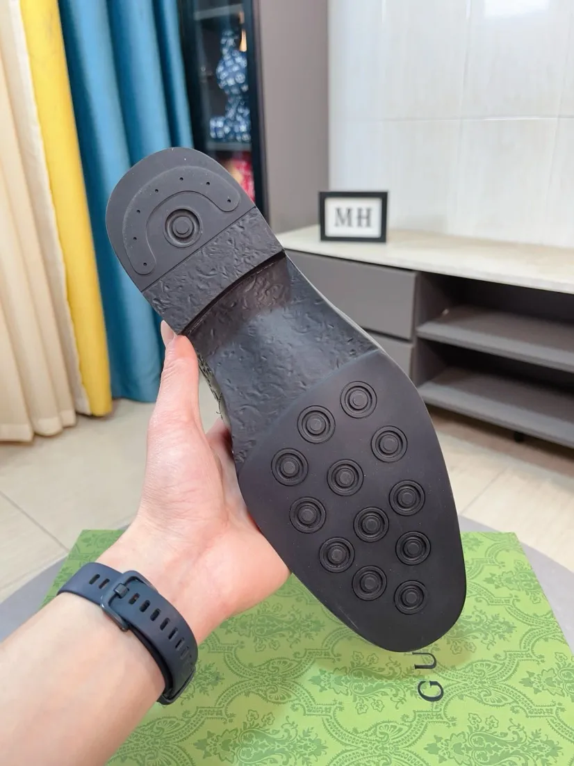 Factory price 500🌹🌹 [GUCCI Gucci] A new style of formal men's leather shoes is coming~ The original quality upper is made of cowhide imported from Italy + soft and delicate leather, comfortable and soft first-layer cowhide lining, rubber wear-resistant outsole, the shoe shape is dignified and domineering, and the luxury charm cannot be concealed! The natural and free nouveau riche leads the trend. Code number: 38-44